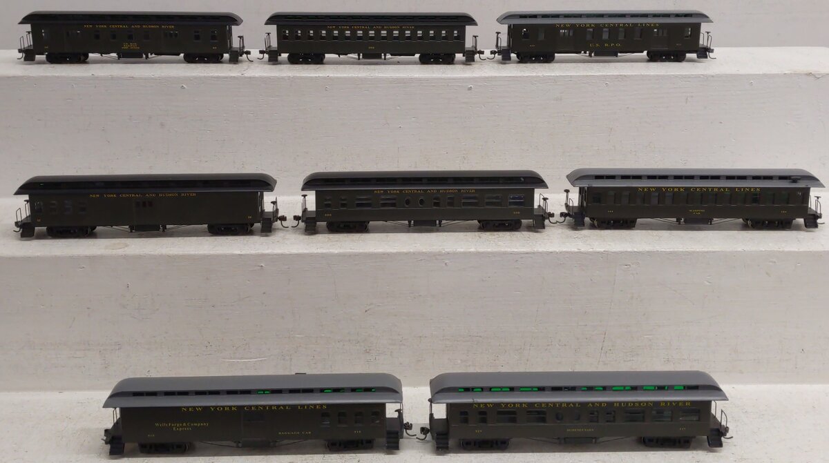 Walthers HO Scale Assorted Passenger Cars; [8] VG
