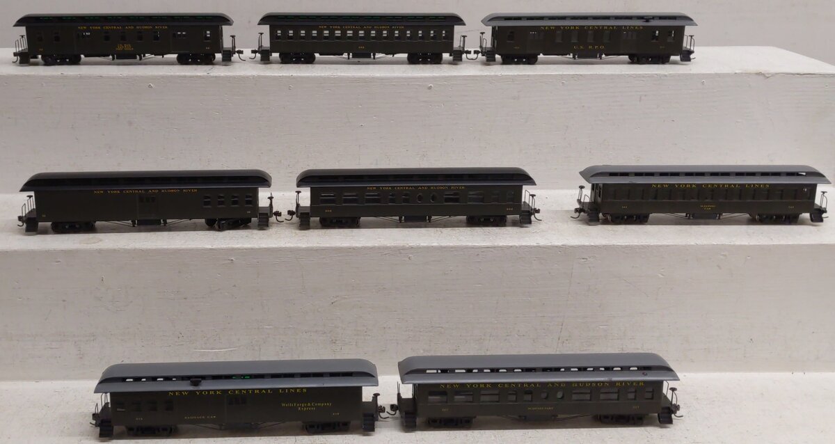 Walthers HO Scale Assorted Passenger Cars; [8] VG
