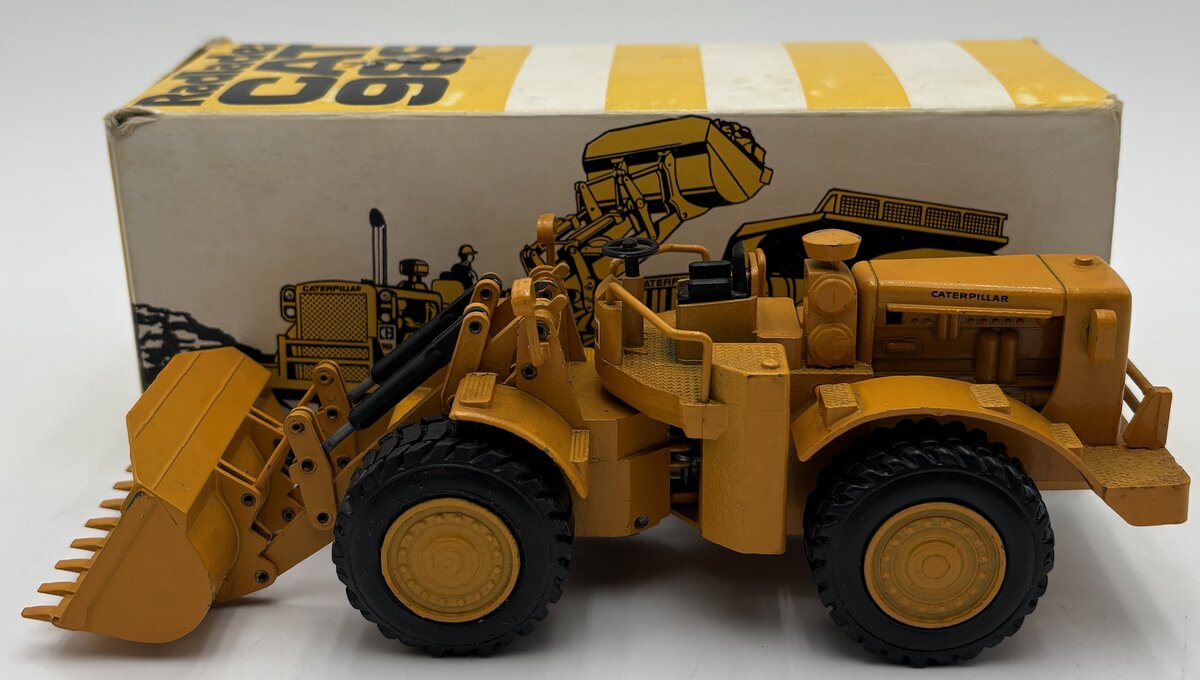 NZG 134 1:50 CAT 988 Radlader Wheel-Type Loader EX/Box