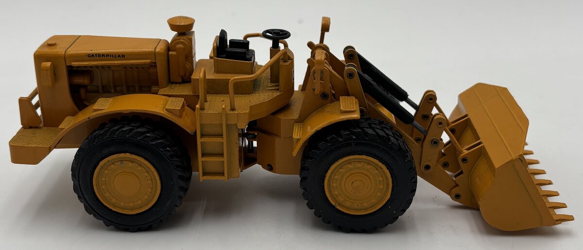 NZG 134 1:50 CAT 988 Radlader Wheel-Type Loader EX/Box