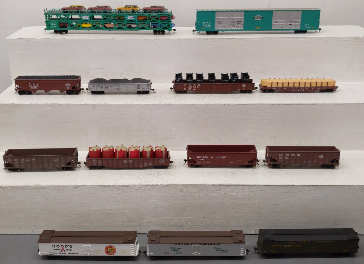 Athearn & Others HO Scale Assorted Freight Cars; [13] VG