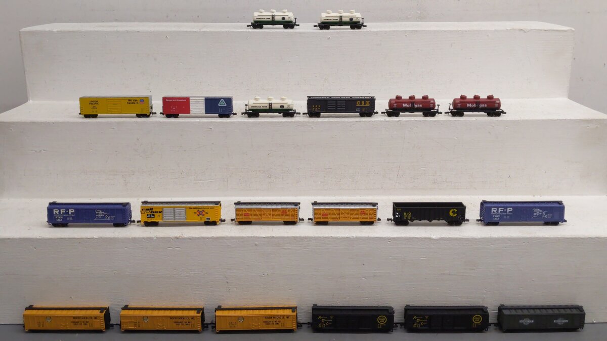 Life Like Assorted N Scale Freight Cars [20] EX/Box