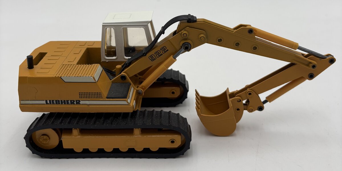 Conrad 2825 1:50 Scale Diecast Liebherr R922 Excavator EX/Box
