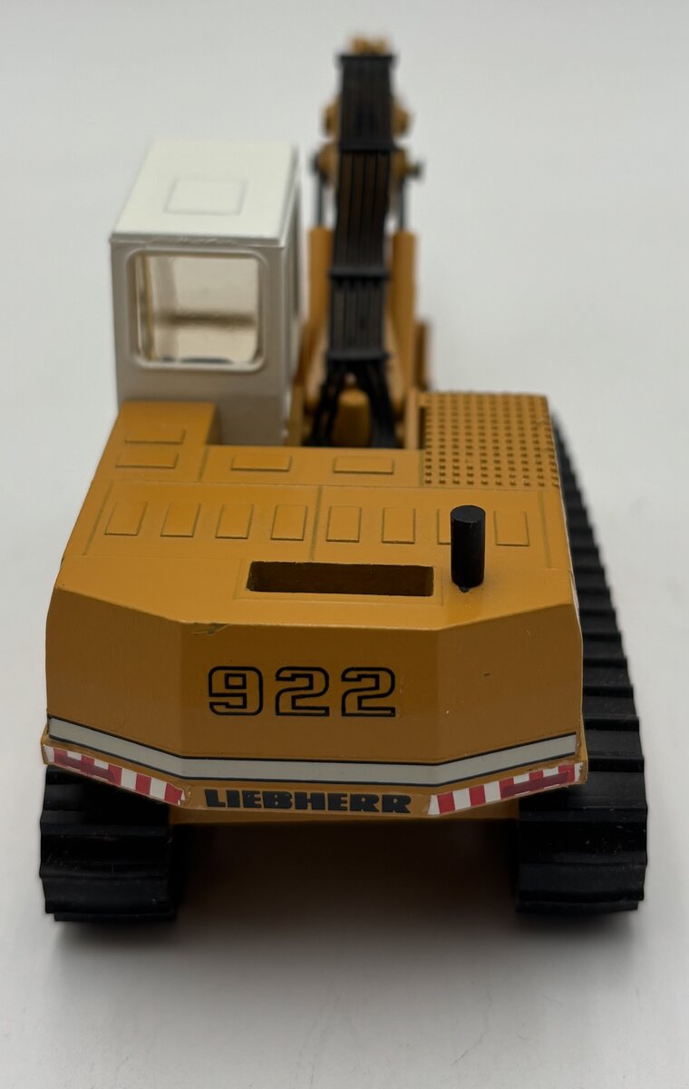 Conrad 2825 1:50 Scale Diecast Liebherr R922 Excavator EX/Box