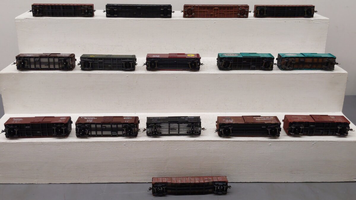 Life Like & Others HO Scale Assorted Freight Cars [15] VG