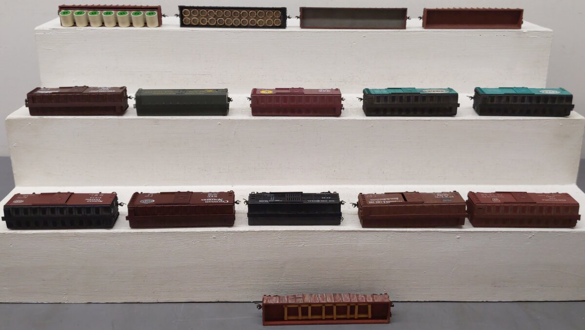 Life Like & Others HO Scale Assorted Freight Cars [15] VG