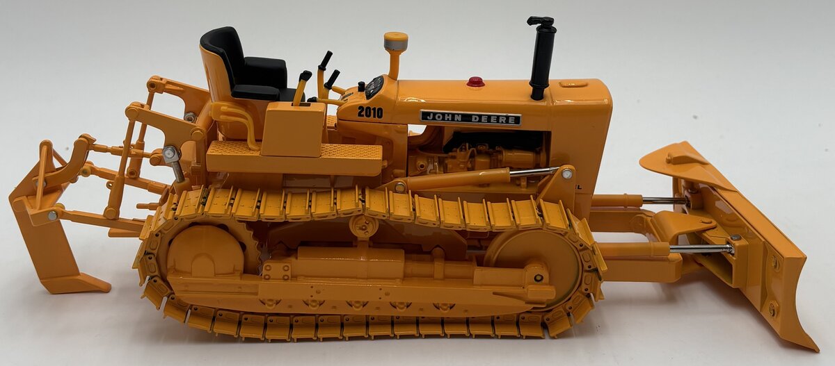 Ertl 15472A 1:16 John Deere Collector Edition 2010 Crawler LN/Box