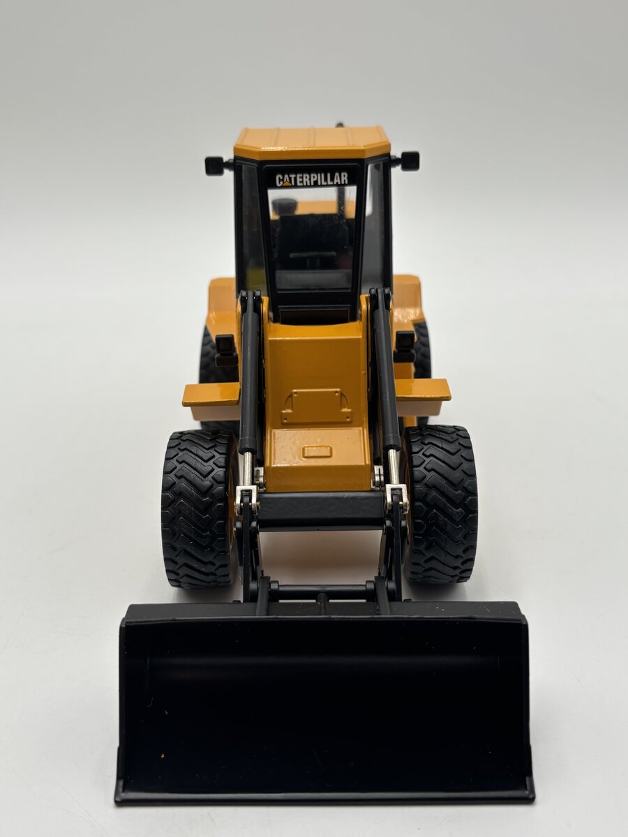 Joal 387 1:25 CAT IT18F Compact Loader LN/Box