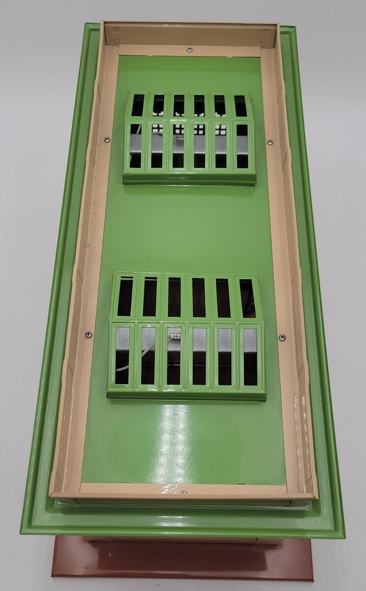 T-Reproductions 116 Standard Gauge Illuminated Passenger Station VG