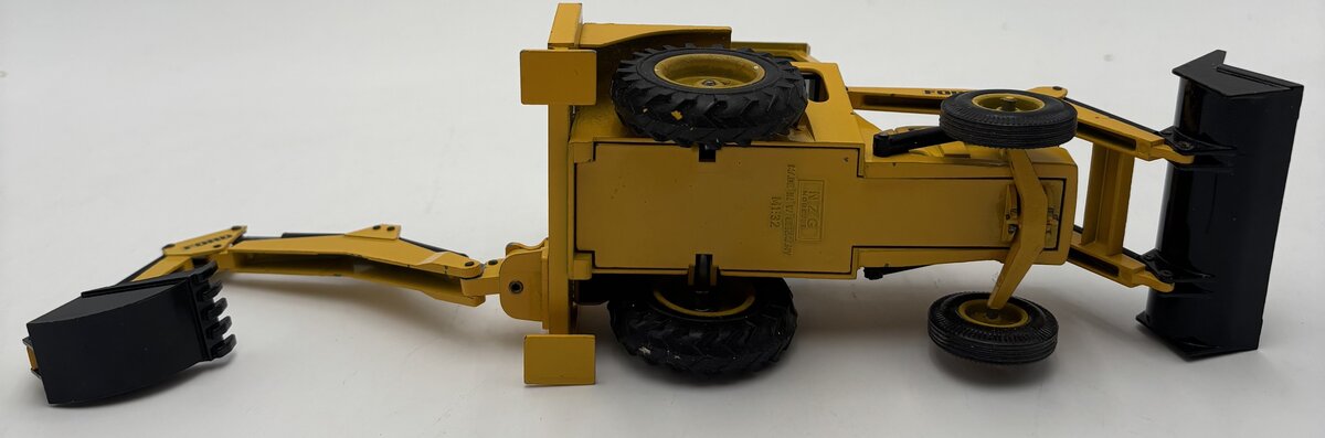 NZG 130 1:32 Scale Diecast Ford Backhoe Loader Excavator EX/Box