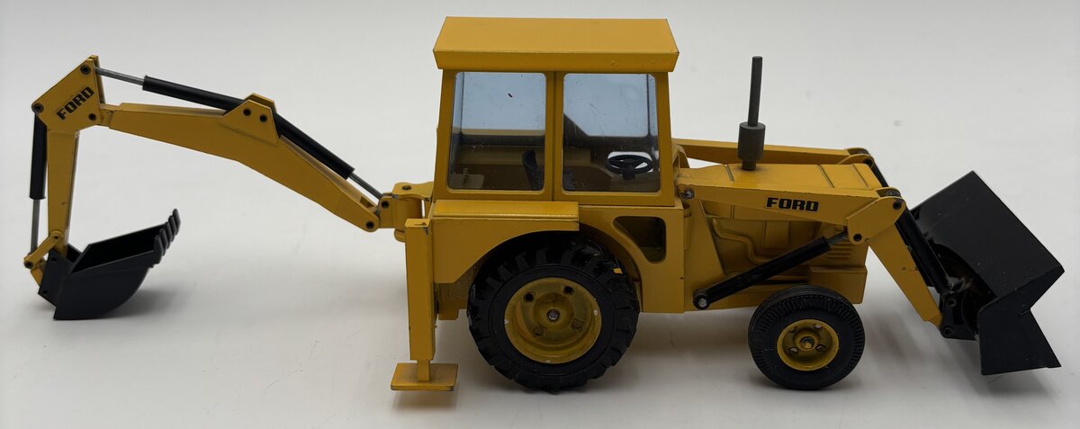 NZG 130 1:32 Scale Diecast Ford Backhoe Loader Excavator EX/Box