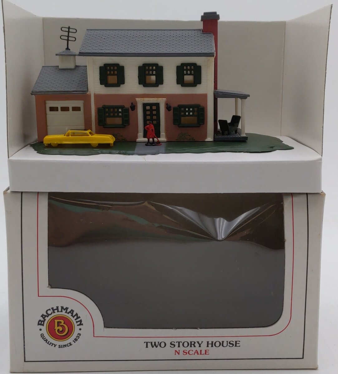 Bachmann 45813 N Two-Story House W/Garage Hand Decorate Pre-Assembled EX/Box