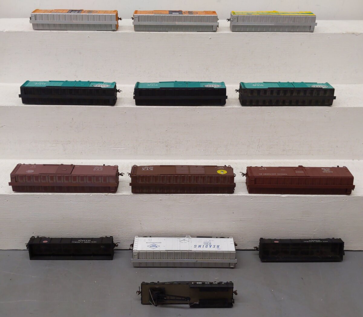Athearn, Varney & Other HO Scale Freight Cars [13] VG