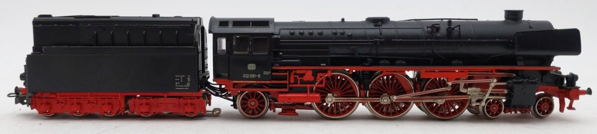 Marklin 71882 HO Scale DB 4-6-2 Steam Locomotive & Tender #012081-6 EX/Box