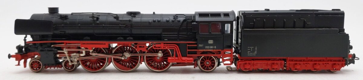 Marklin 71882 HO Scale DB 4-6-2 Steam Locomotive & Tender #012081-6 EX/Box