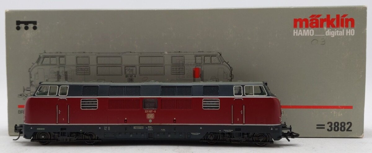 Marklin 3882 HO Scale Deutsche Bundesbahn Diesel Locomotive #221107-6 EX/Box