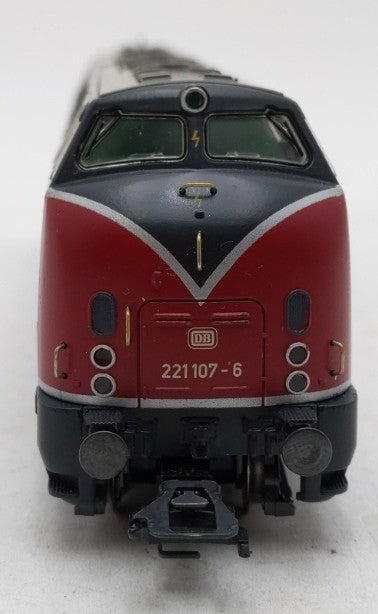 Marklin 3882 HO Scale Deutsche Bundesbahn Diesel Locomotive #221107-6 EX/Box