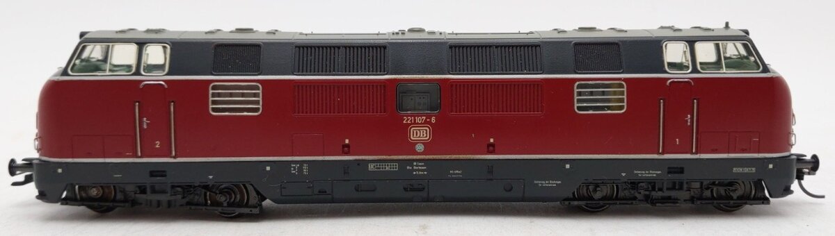 Marklin 3882 HO Scale Deutsche Bundesbahn Diesel Locomotive #221107-6 EX/Box