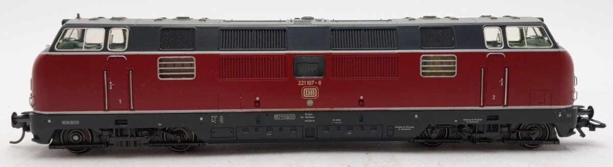 Marklin 3882 HO Scale Deutsche Bundesbahn Diesel Locomotive #221107-6 EX/Box