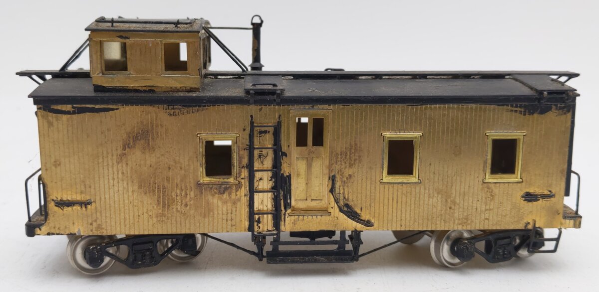 Hallmark Models HO Scale BRASS Texas & Pacific Caboose Car - Painted/Box
