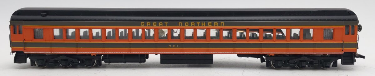 Bachmann 89032 HO Scale Great Northern Coach Passenger Car #961 EX/Box