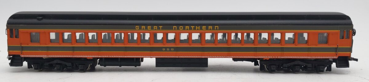 Spectrum 89035 HO Scale Great Northern Coach Passenger Car #958 EX/Box