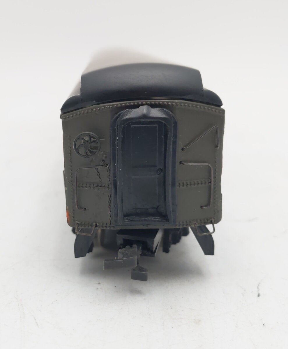 Spectrum 89035 HO Scale Great Northern Coach Passenger Car #958 EX/Box