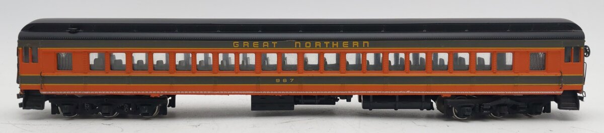 Bachmann 89033 HO Scale Great Northern Coach Car #967 EX/Box
