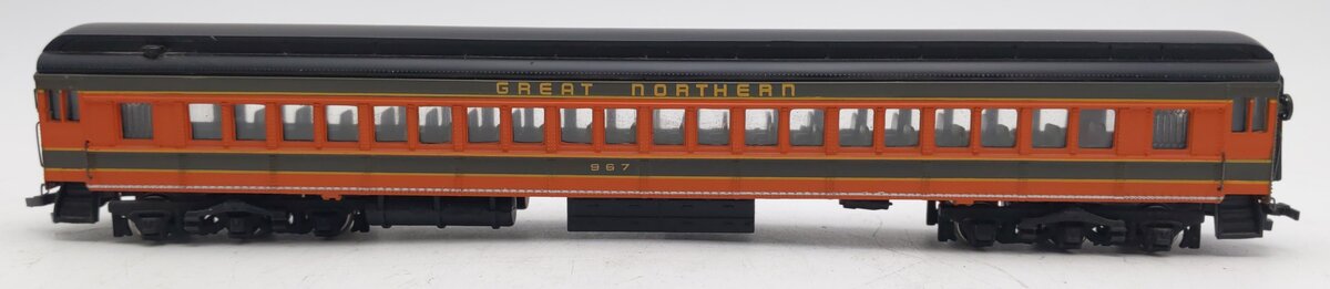 Bachmann 89033 HO Scale Great Northern Coach Car #967 EX/Box