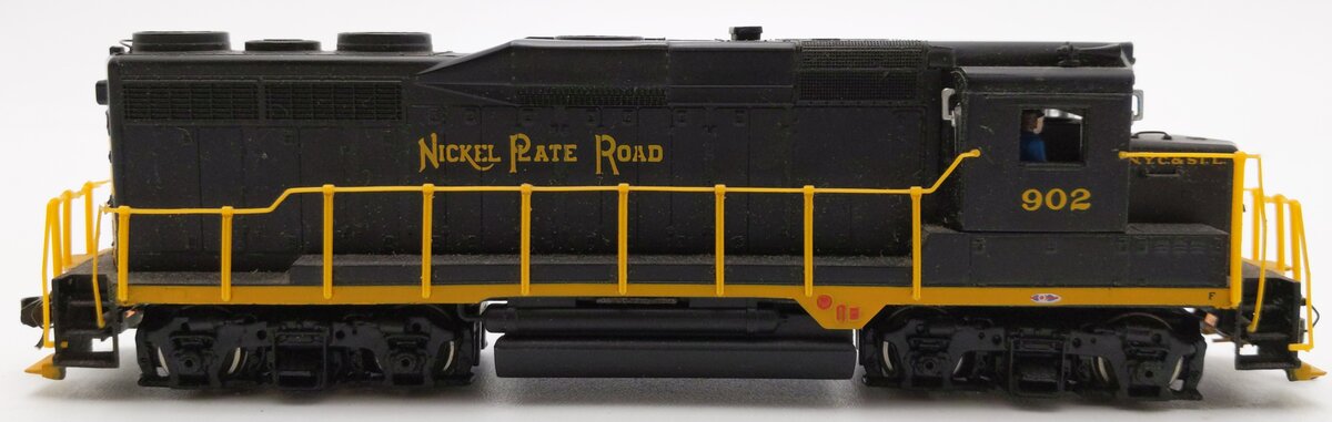 Spectrum 82016 HO Scale Nickel Plate Road GP-30 Diesel Locomotive #902 EX/Box