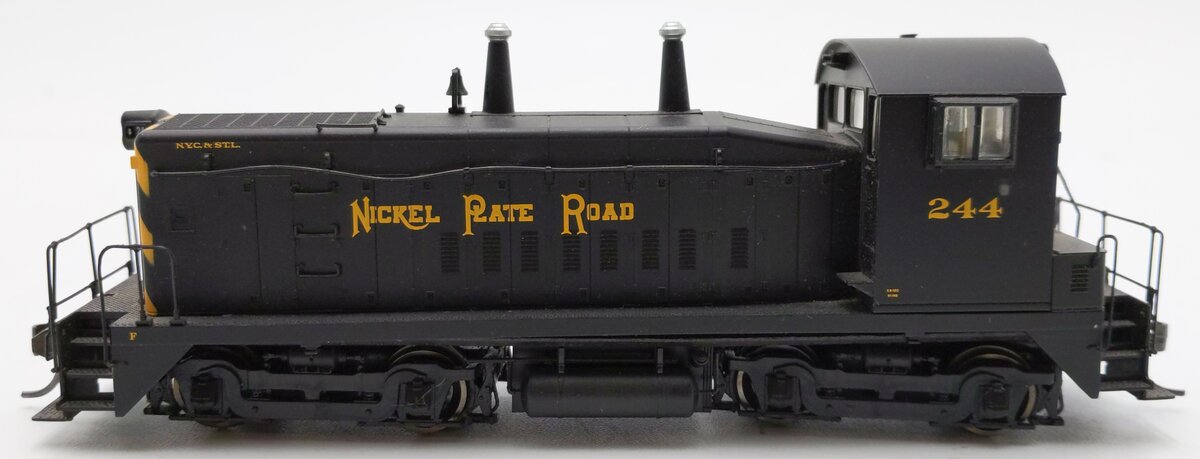 Proto 2000 21135 HO Scale Nickel Plate Road SW9/1200 Diesel Locomotive #244 EX/Box