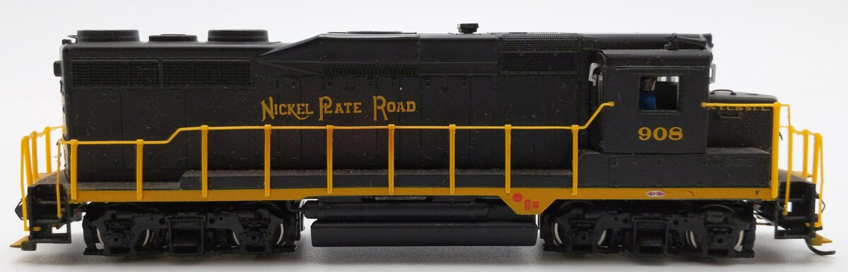 Spectrum 82017 HO Scale Nickel Plate Road GP-30 Diesel Locomotive #908 EX/Box