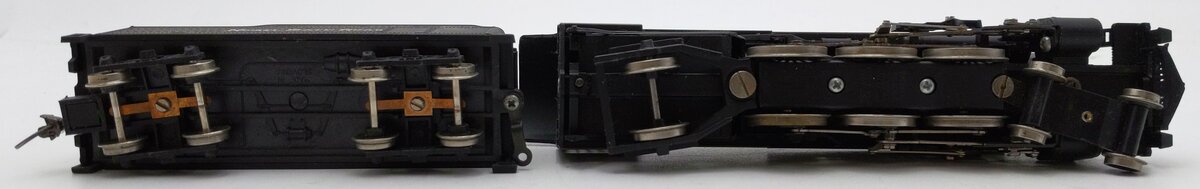 IHC M9717 HO Scale NPR 4-6-2 Pacific Steam Locomotive & Tender #721 EX/Box