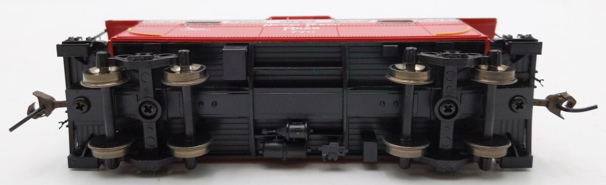 Athearn 74266 HO Scale Nickel Plate Road 2-Window Caboose #770 EX/Box