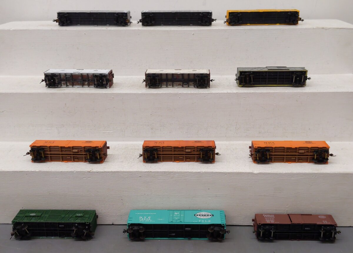 Accurail, Lima, Roco & Other HO Scale Freight Cars [12] EX