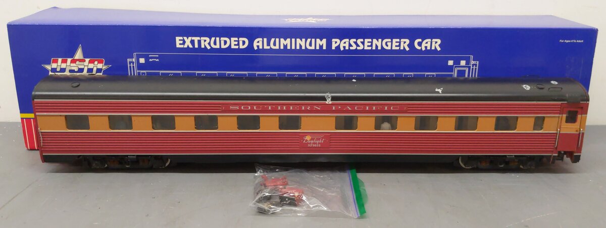 USA Trains R31095 Southern Pacific Daylight Sleeper 2 #9033/Box