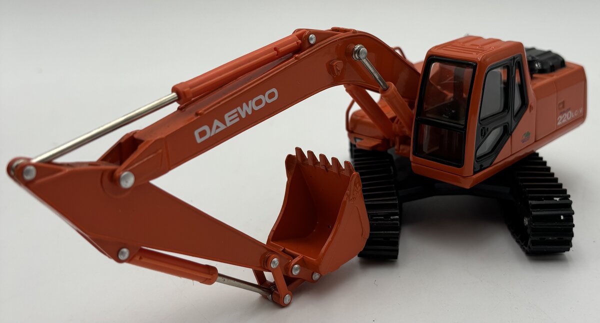 Daewoo 1:40 Solar 220LC-V Crawler Excavator LN/Box
