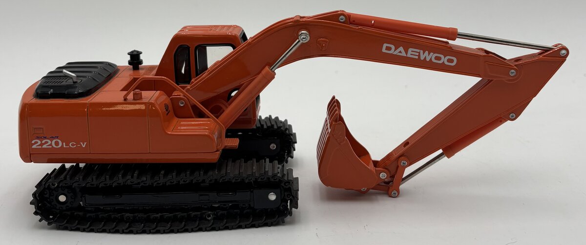 Daewoo 1:40 Solar 220LC-V Crawler Excavator LN/Box