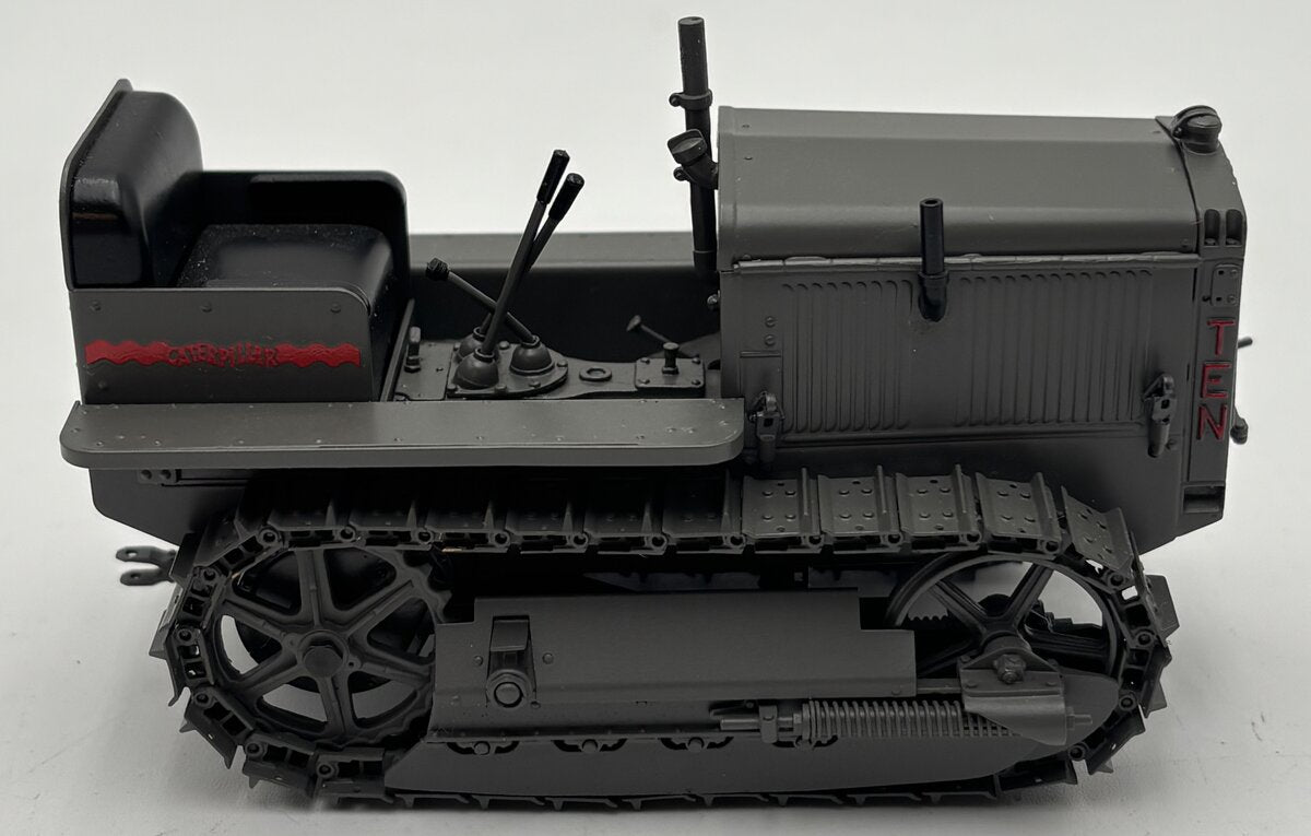 CCM 1:24 Caterpillar Ten Tractor Model LN/Box