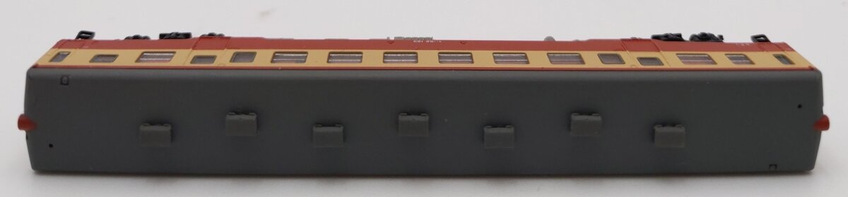 Rokuhan T009-5 Z Scale KIHA52-100 JNR Standard Color Trailer Car LN/Box