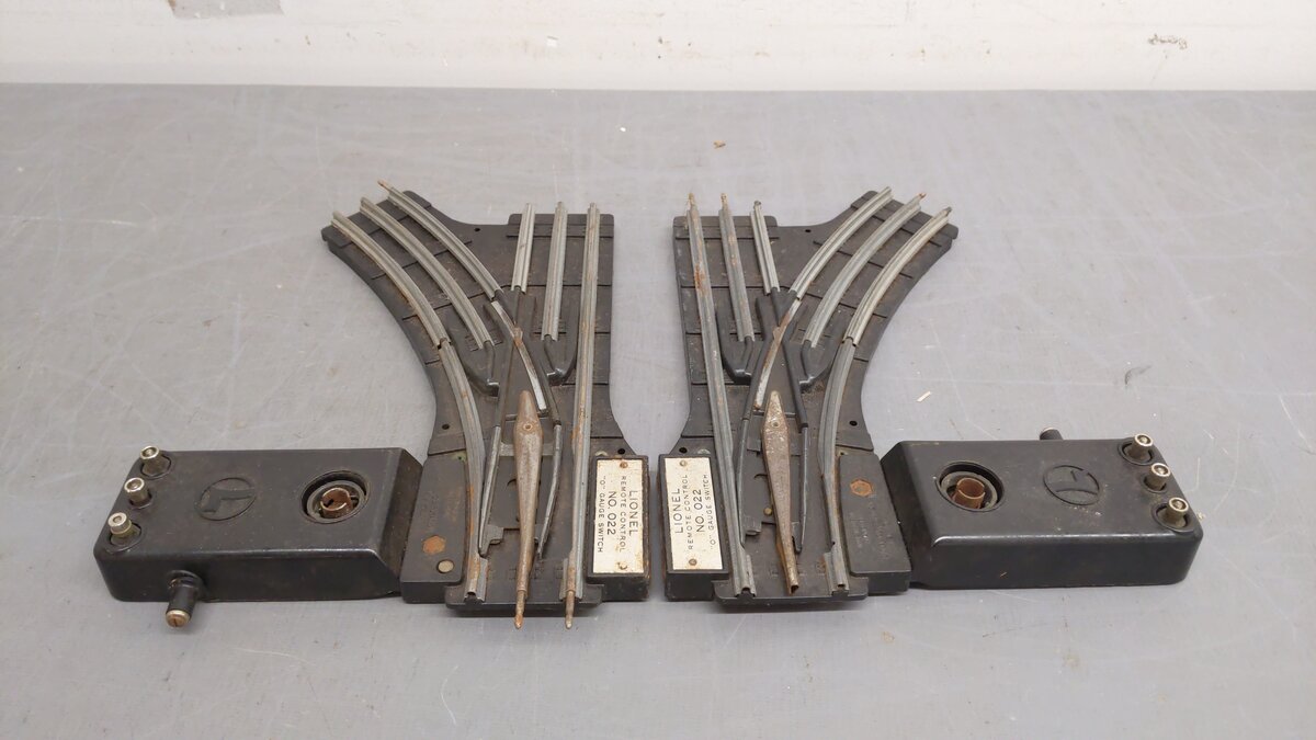 Lionel O22 Vintage O Left-Hand & Right-Hand Electric Remote Switches [4]