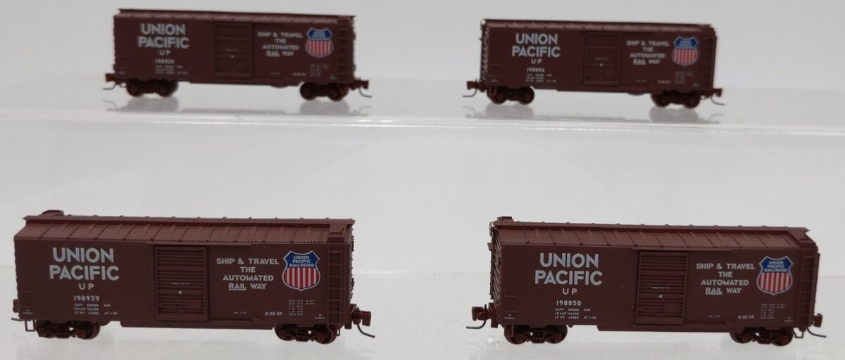 Micro-Trains 99400012 Z Scale Union Pacific Four Car Runner Pack LN/Box