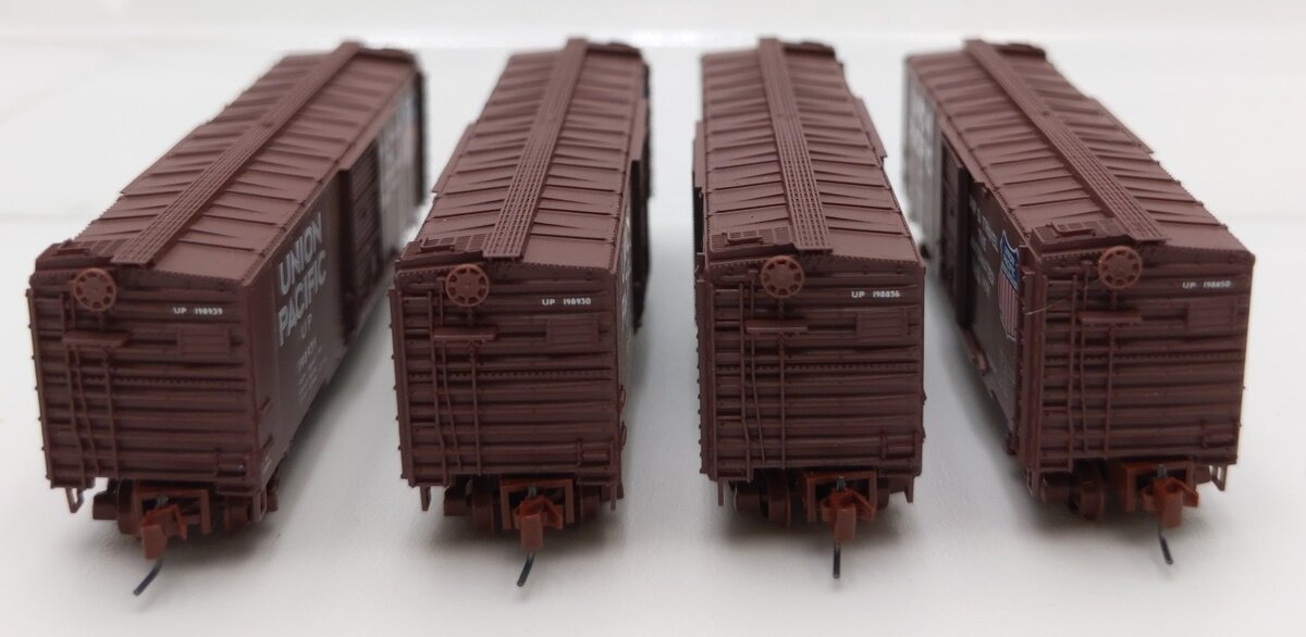 Micro-Trains 99400012 Z Scale Union Pacific Four Car Runner Pack LN/Box