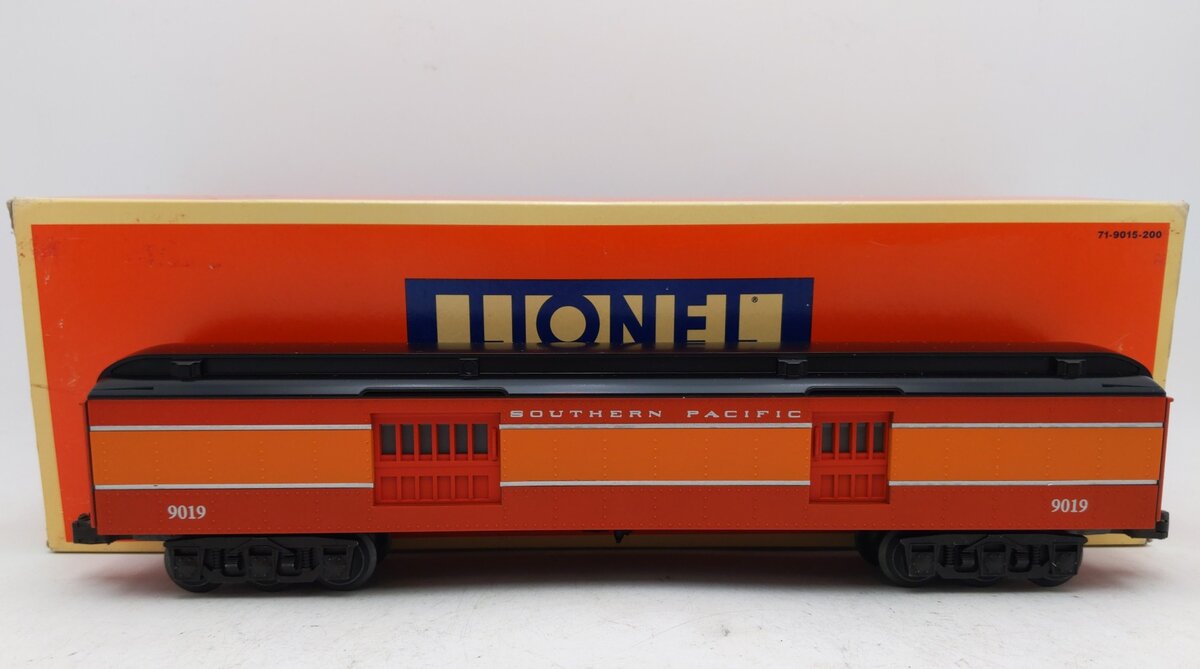 Lionel 6-19019 O Gauge Southern Pacific Madison Heavyweight Baggage Car EX/Box