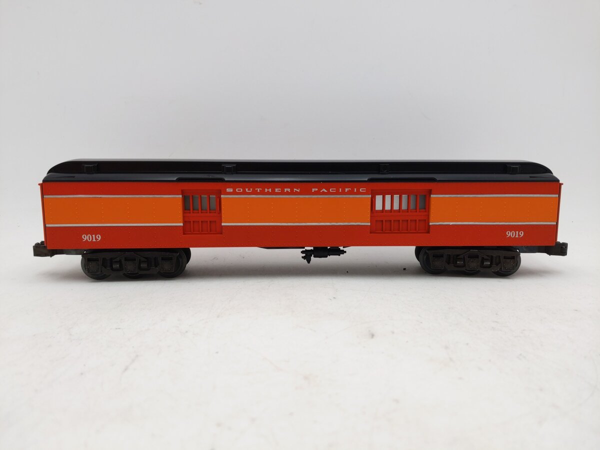 Lionel 6-19019 O Gauge Southern Pacific Madison Heavyweight Baggage Car EX/Box