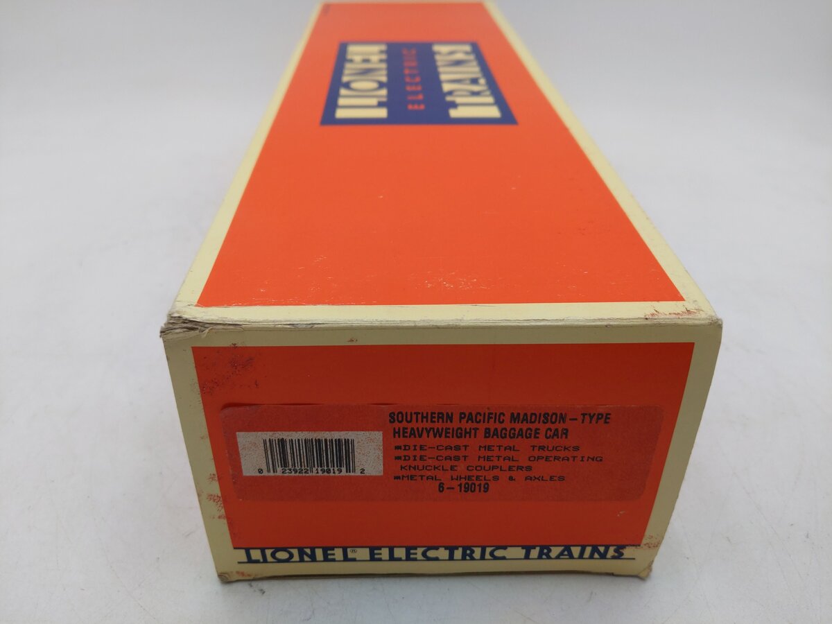Lionel 6-19019 O Gauge Southern Pacific Madison Heavyweight Baggage Car EX/Box