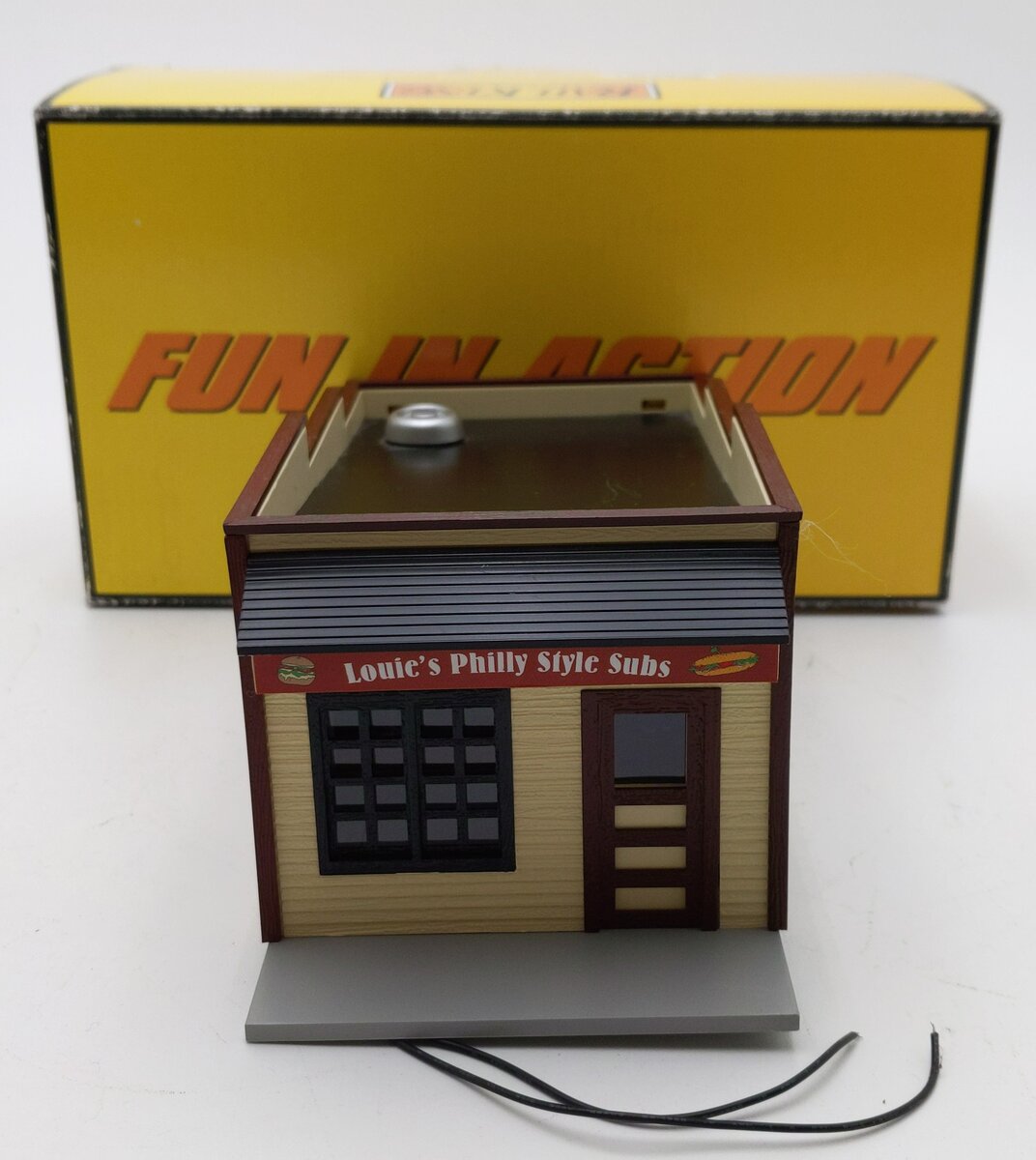 MTH 30-90297 O Gauge Louie’s Philly Style Subs Small Country Store LN/Box