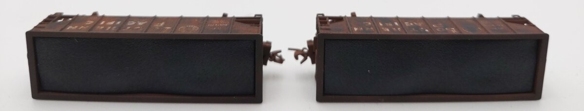 Micro-Trains 53444021 Z Scale Southern Pacific Weathered Hopper #460698/460701 LN/Box