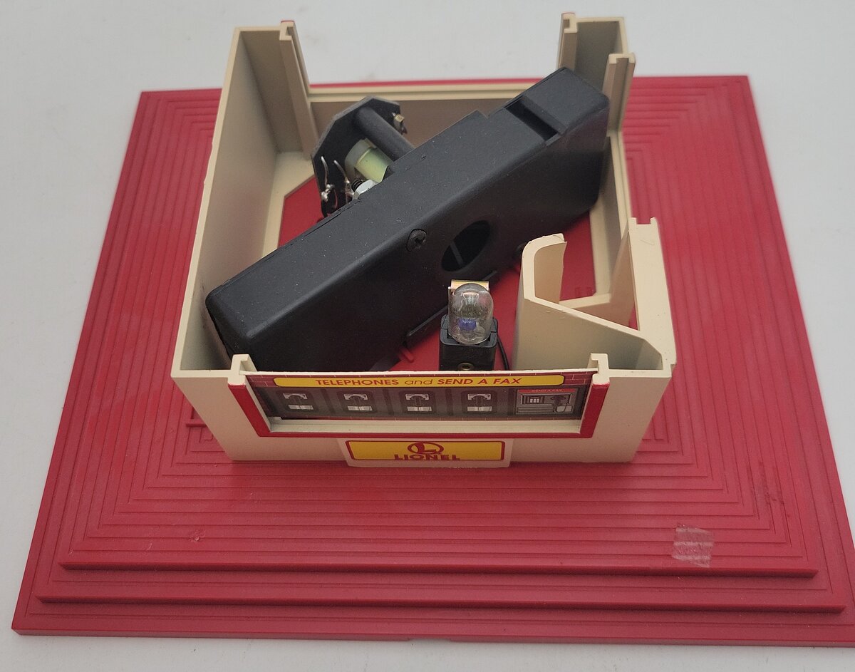Lionel 6-12962 O Gauge Passenger Service Center with Operating Whistle EX/Box