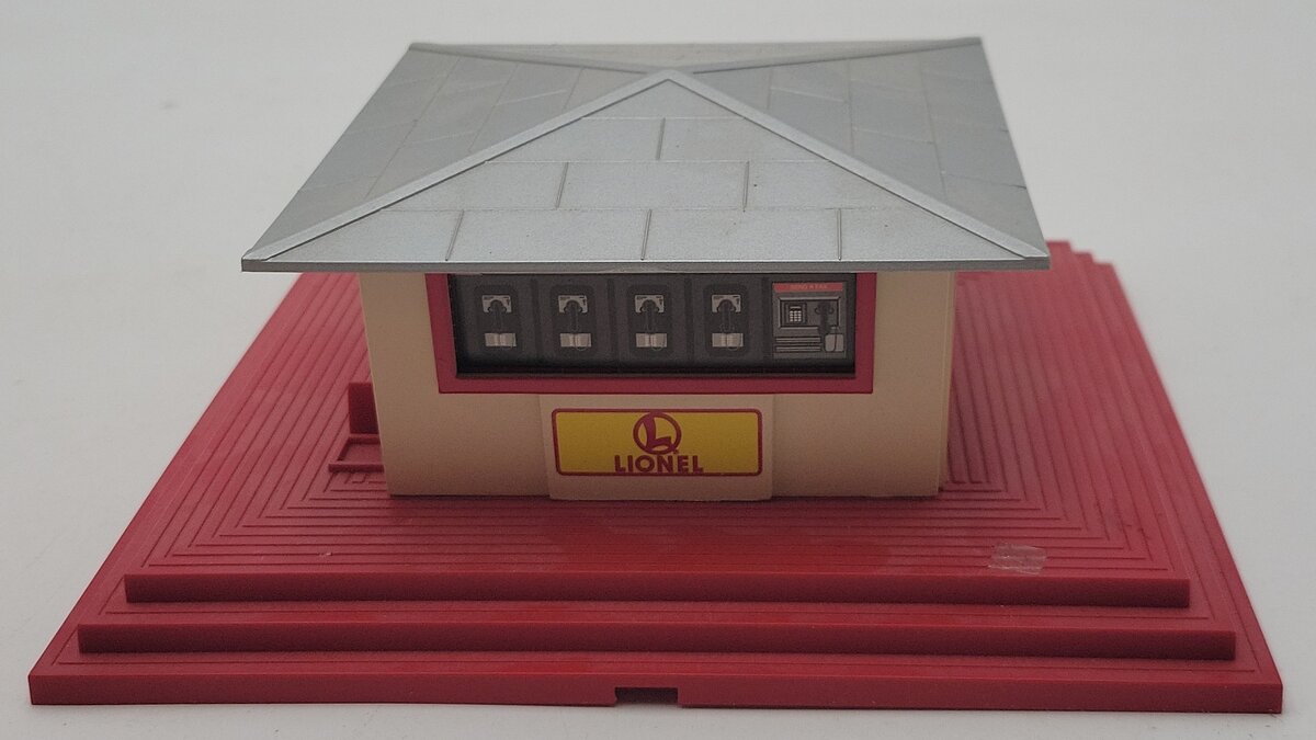 Lionel 6-12962 O Gauge Passenger Service Center with Operating Whistle EX/Box